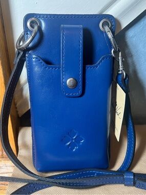 NWT Patricia Nash Farleigh Crossbody Phone Wallet Navy Peony